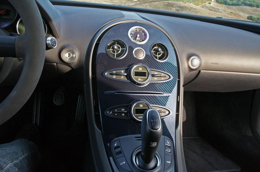  Bugatti Veyron 16.4 Super Sport 2011 года  (фото 14 из 43)